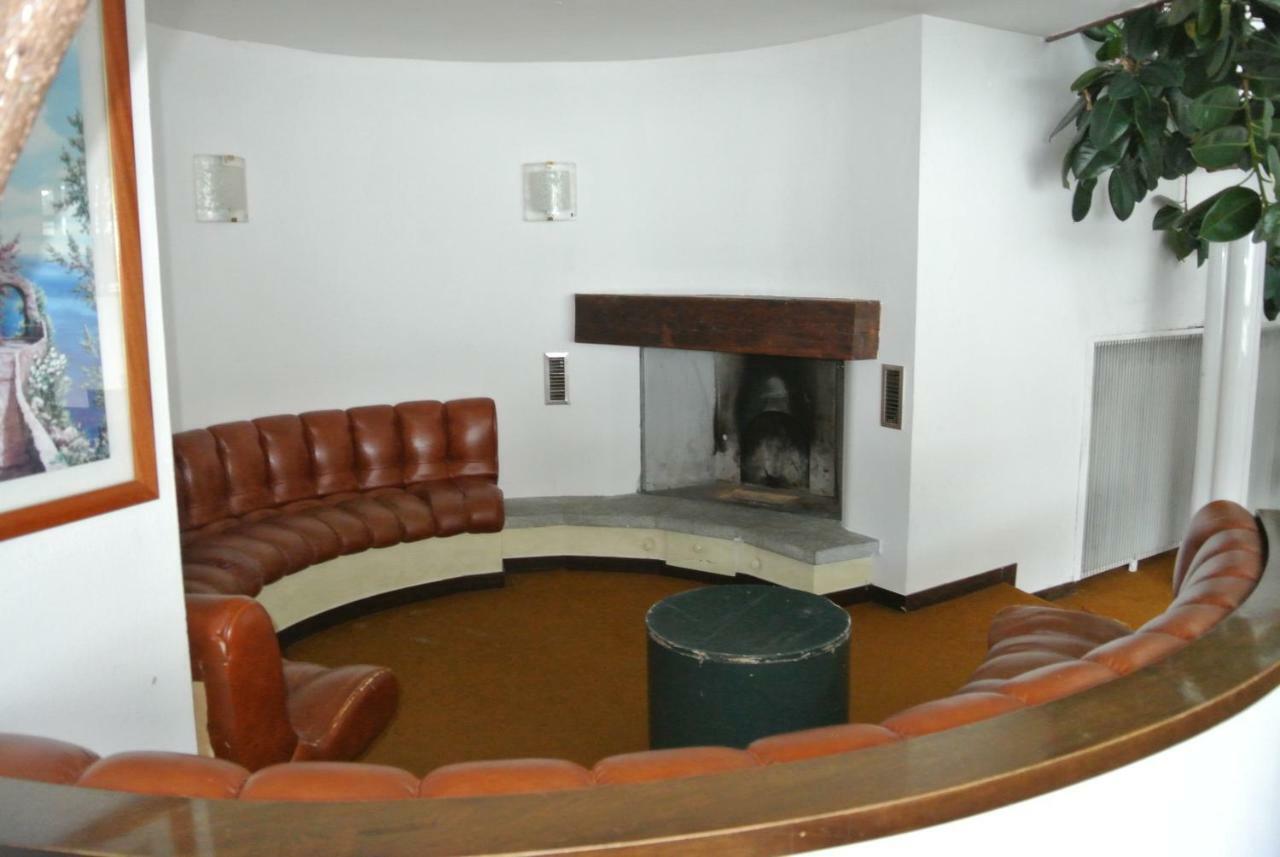 Complesso I Dadi - Residence Cielo Alto - Alberto 21 เบรยล์-แชร์วิเนีย ภายนอก รูปภาพ